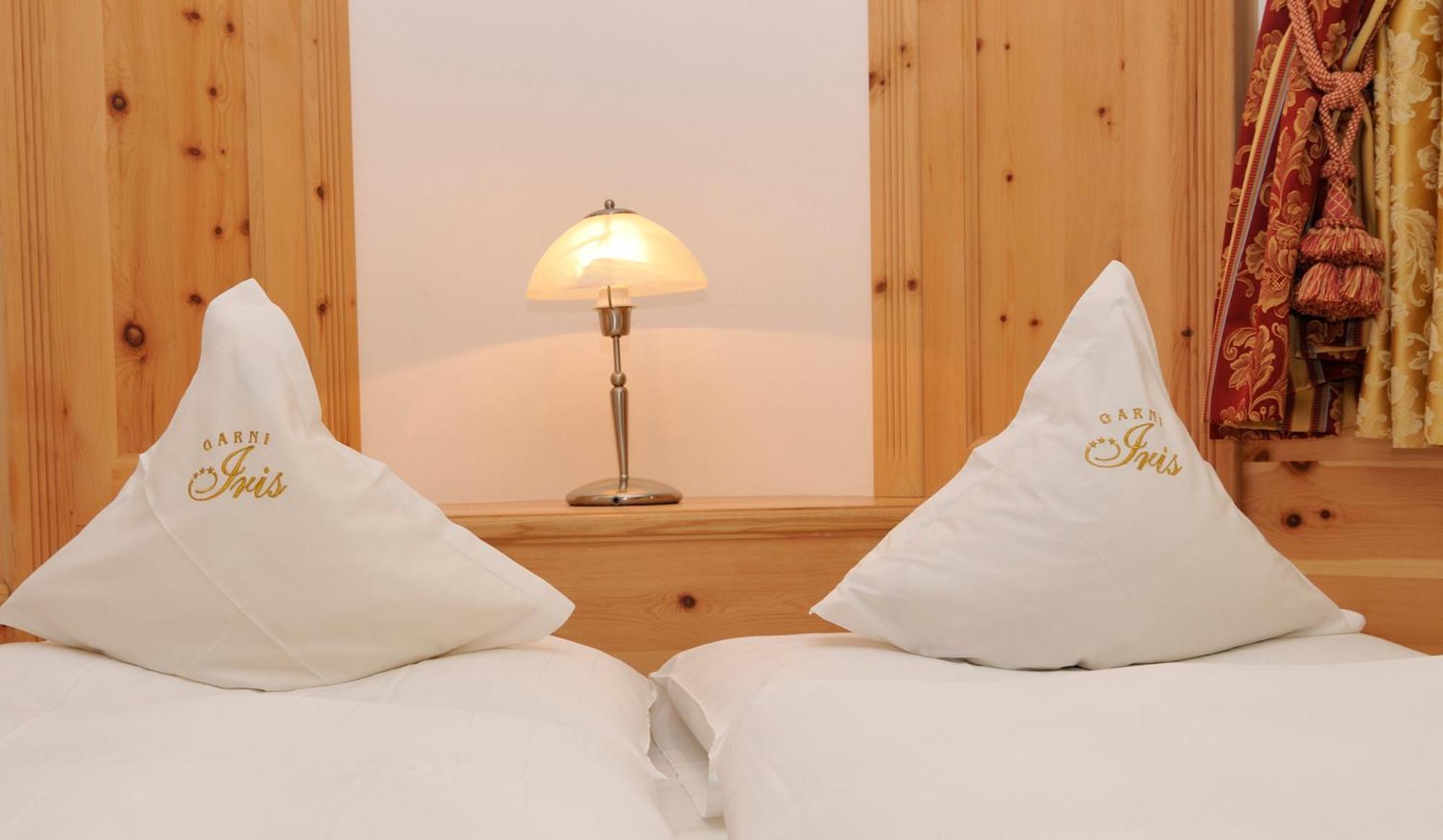 Garni Hotel Iris Сельва-ді-Валь-Гардена Екстер'єр фото