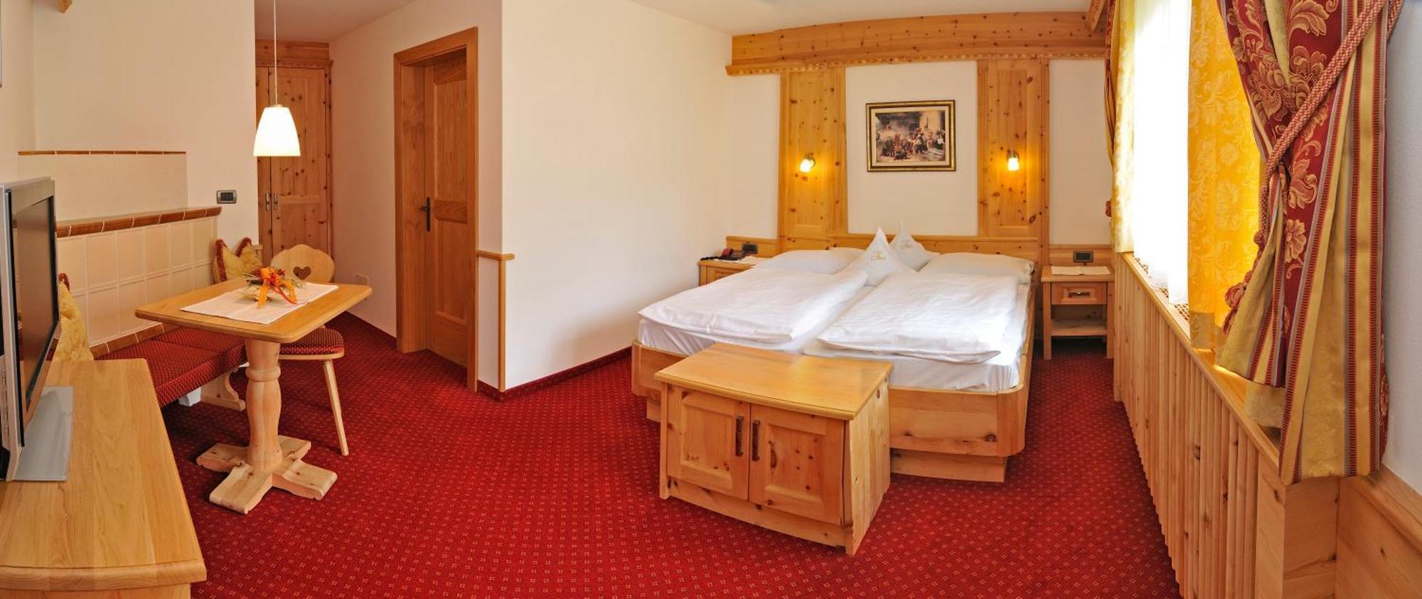 Garni Hotel Iris Сельва-ді-Валь-Гардена Екстер'єр фото
